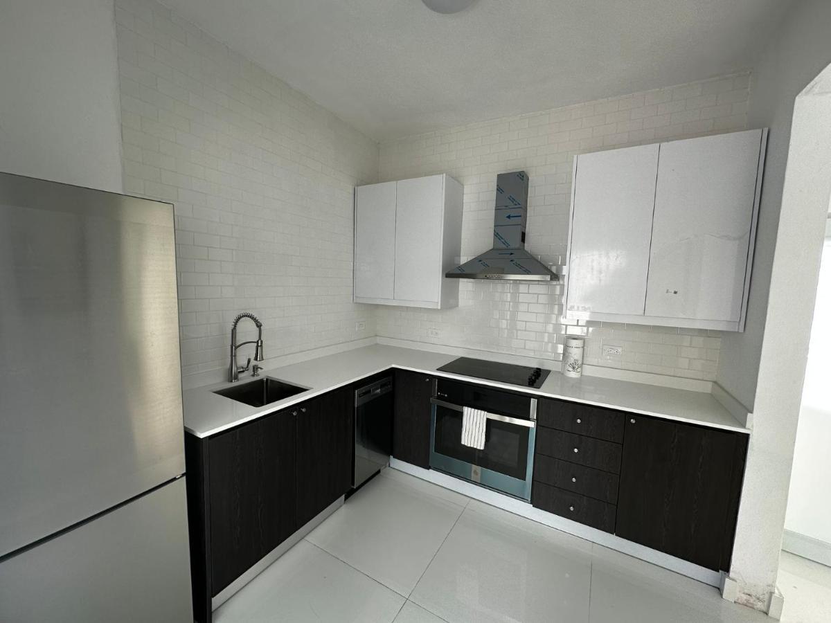 Gorgeous 1-bedroom Beachside Apartamento